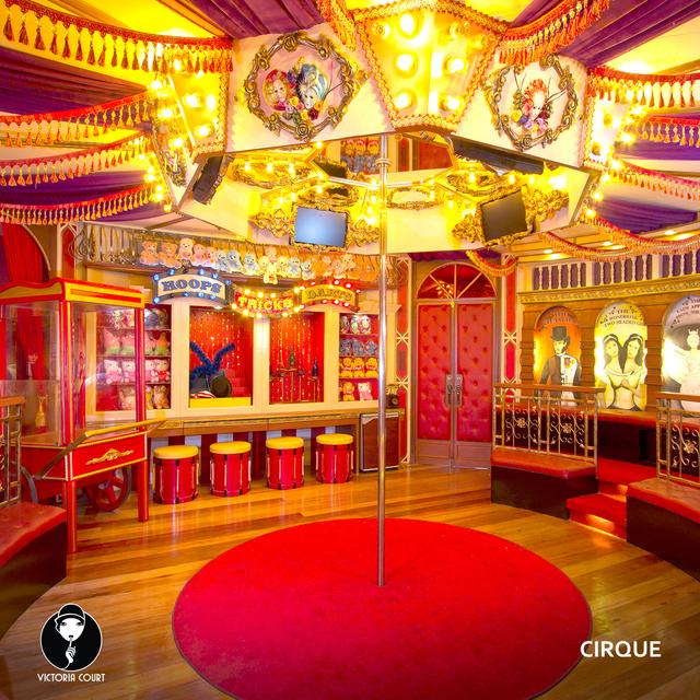 picture of the thematic suite room, "CIRQUE"